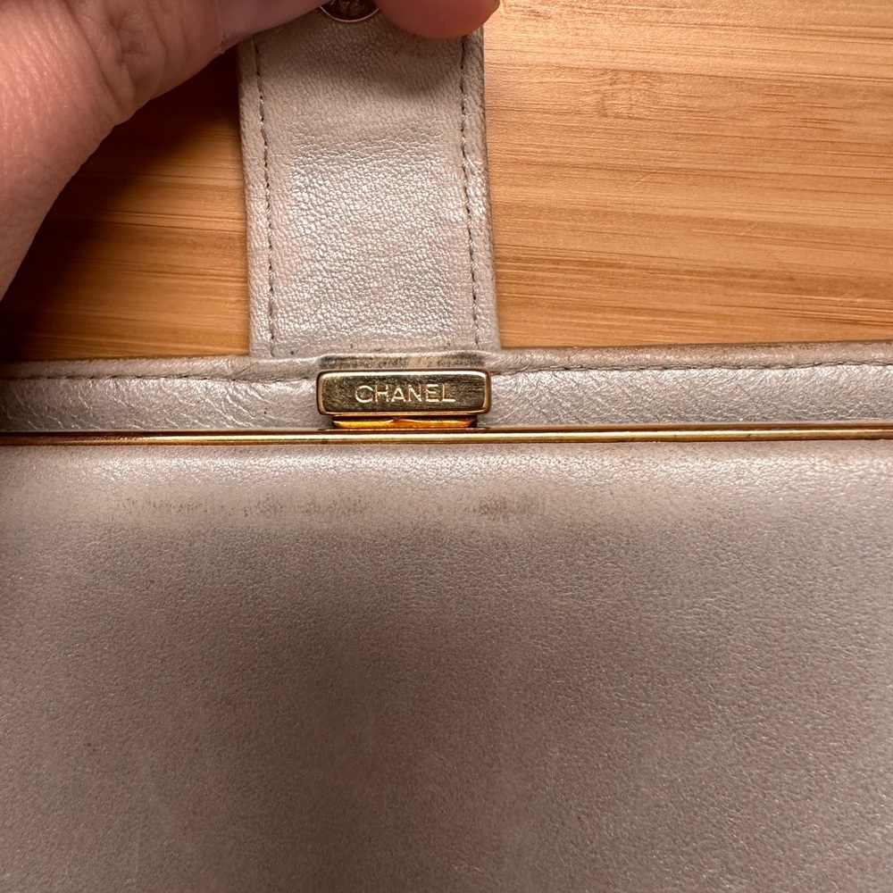 Authentic Chanel Caviar CC wallet in metallic - Picture 7 of 16